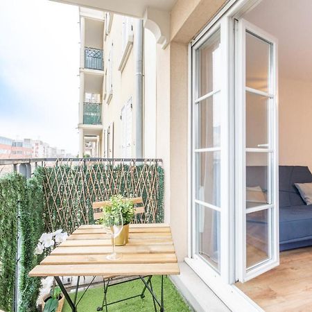 Mindset For 7 - Fairytale Factory Apartment Bussy-Saint-Georges Bagian luar foto