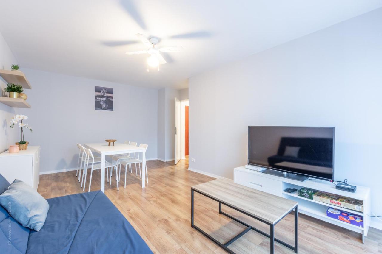 Mindset For 7 - Fairytale Factory Apartment Bussy-Saint-Georges Bagian luar foto