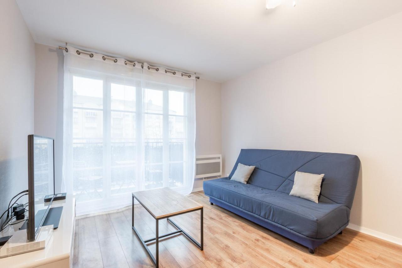 Mindset For 7 - Fairytale Factory Apartment Bussy-Saint-Georges Bagian luar foto